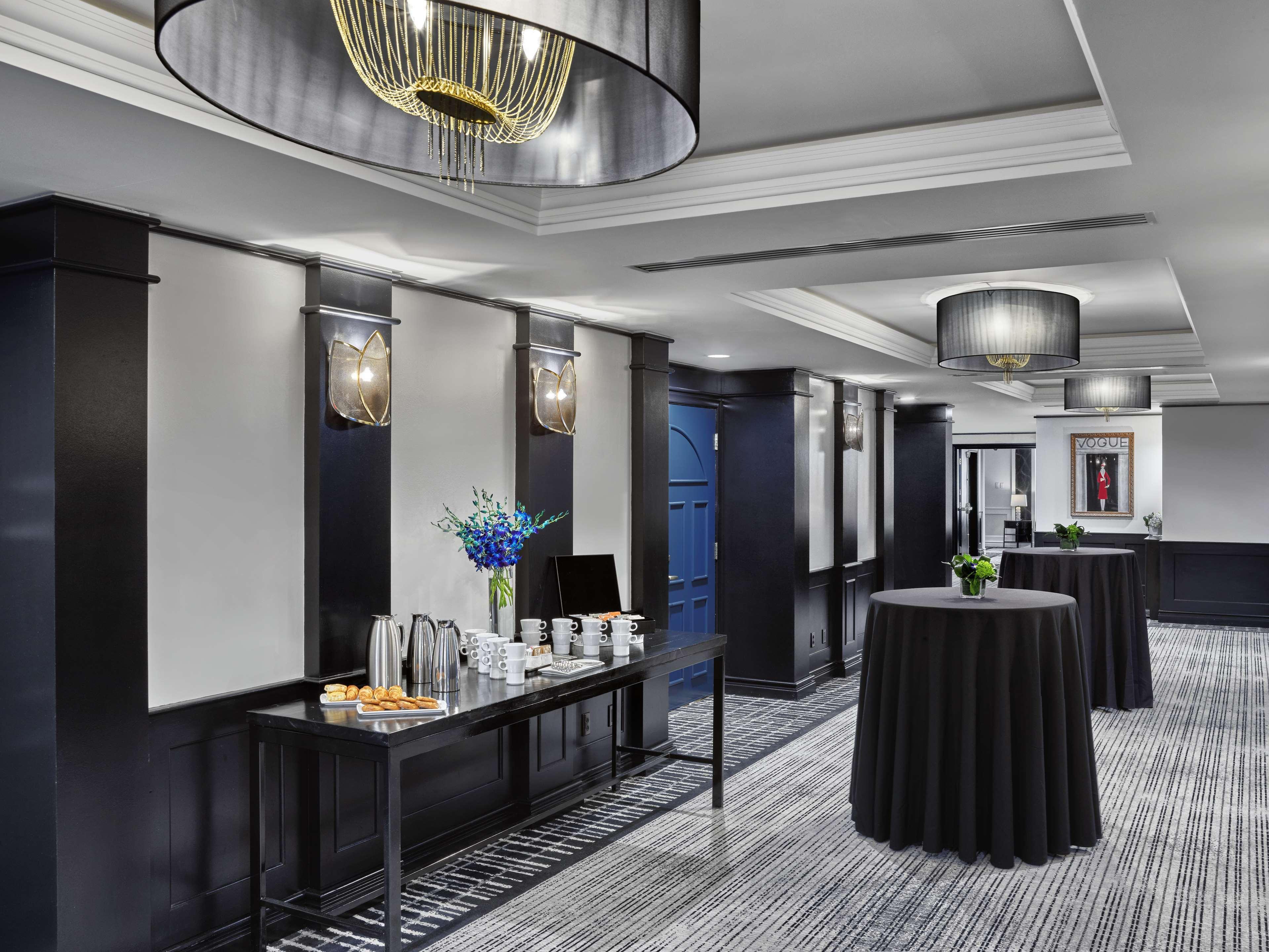 Vogue Hotel Montreal Downtown, Curio Collection By Hilton Dış mekan fotoğraf