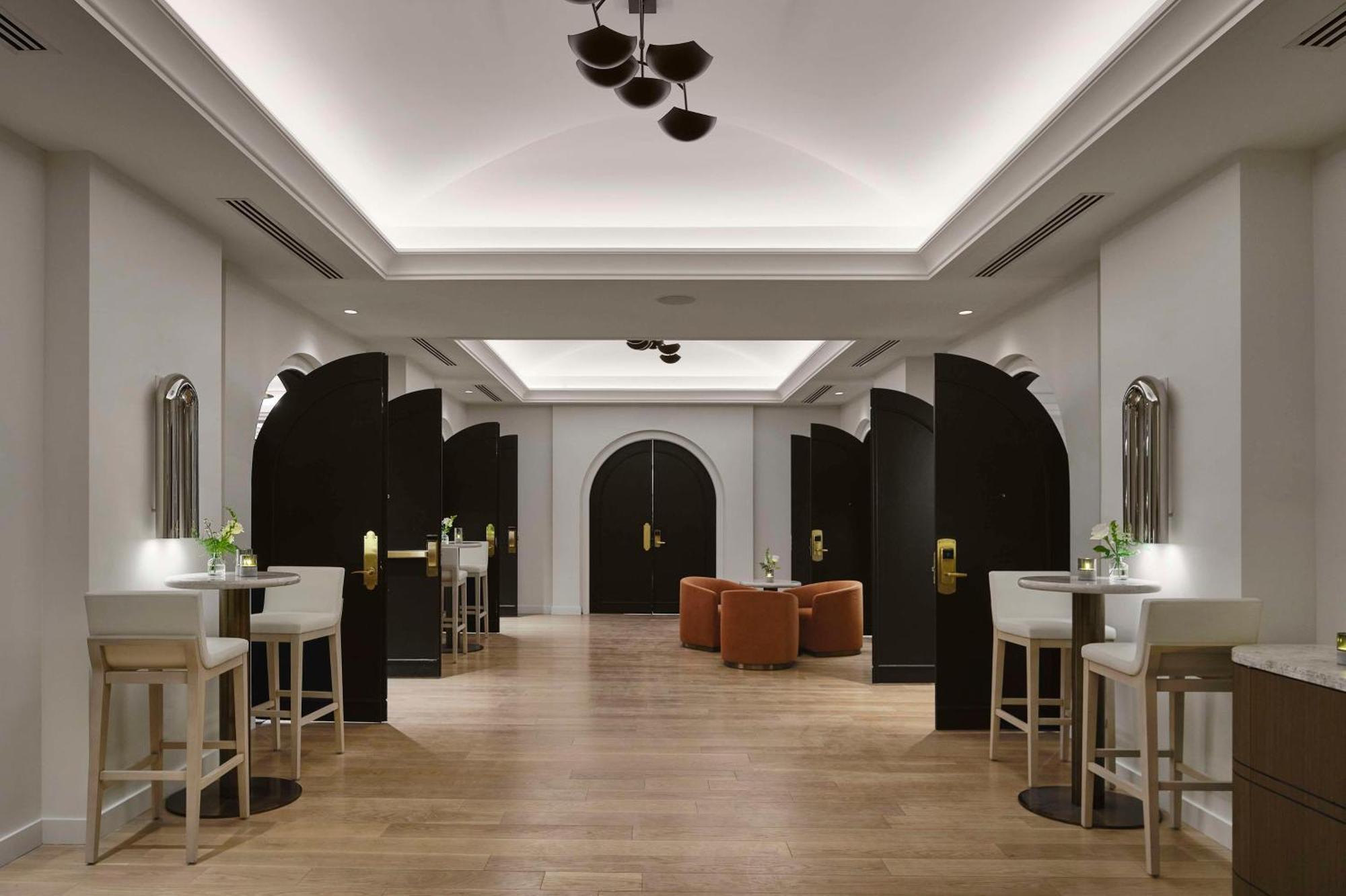 Vogue Hotel Montreal Downtown, Curio Collection By Hilton Dış mekan fotoğraf