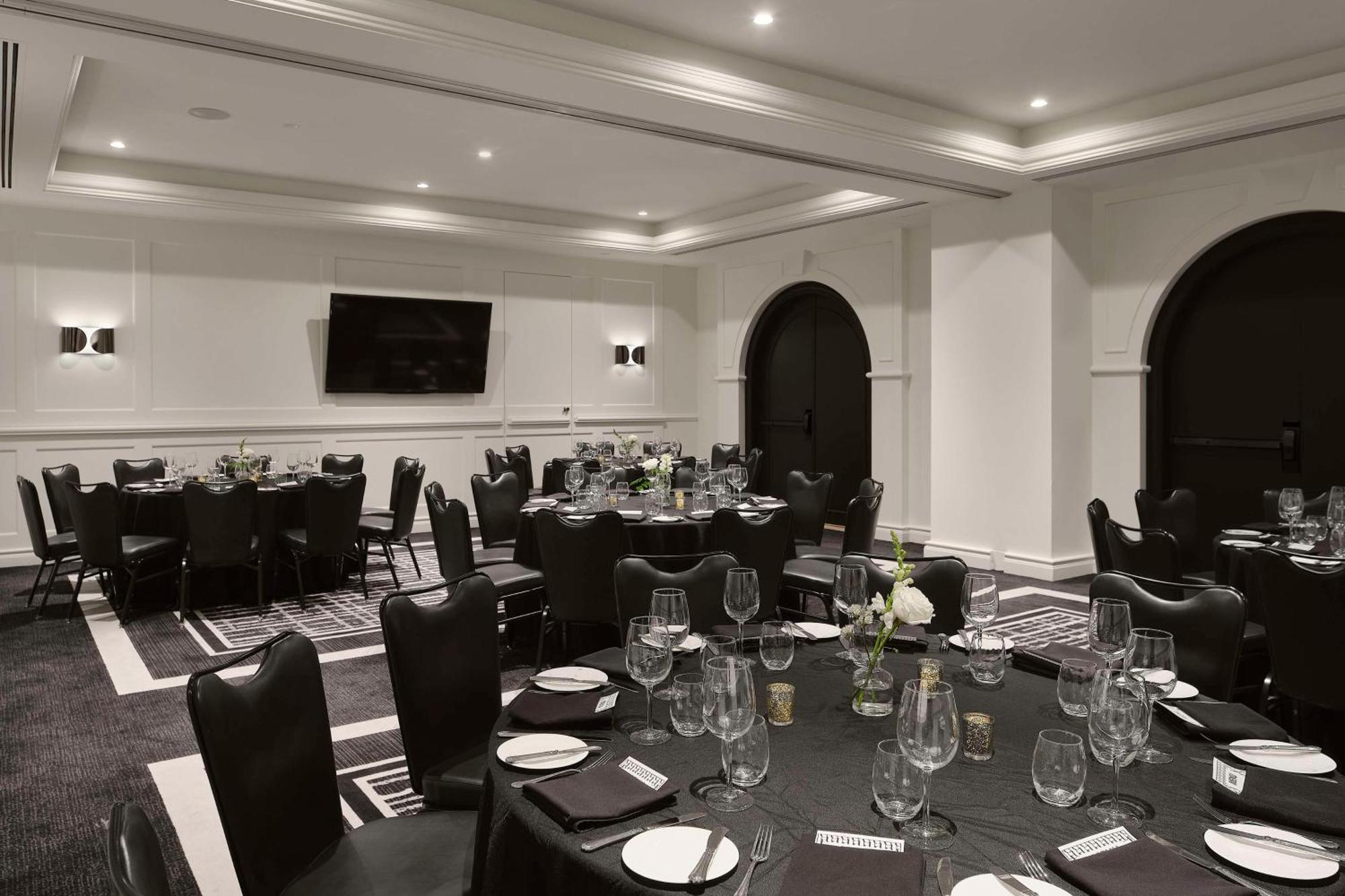 Vogue Hotel Montreal Downtown, Curio Collection By Hilton Dış mekan fotoğraf