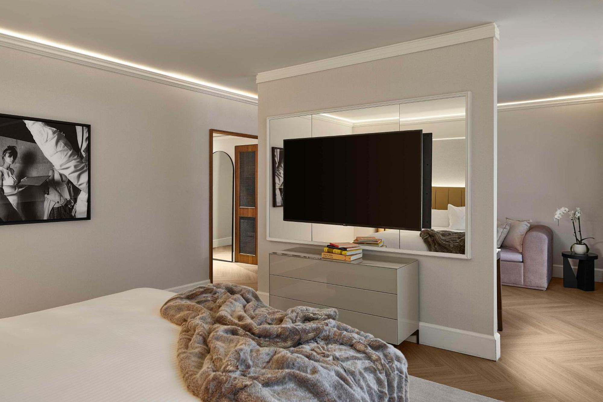 Vogue Hotel Montreal Downtown, Curio Collection By Hilton Dış mekan fotoğraf