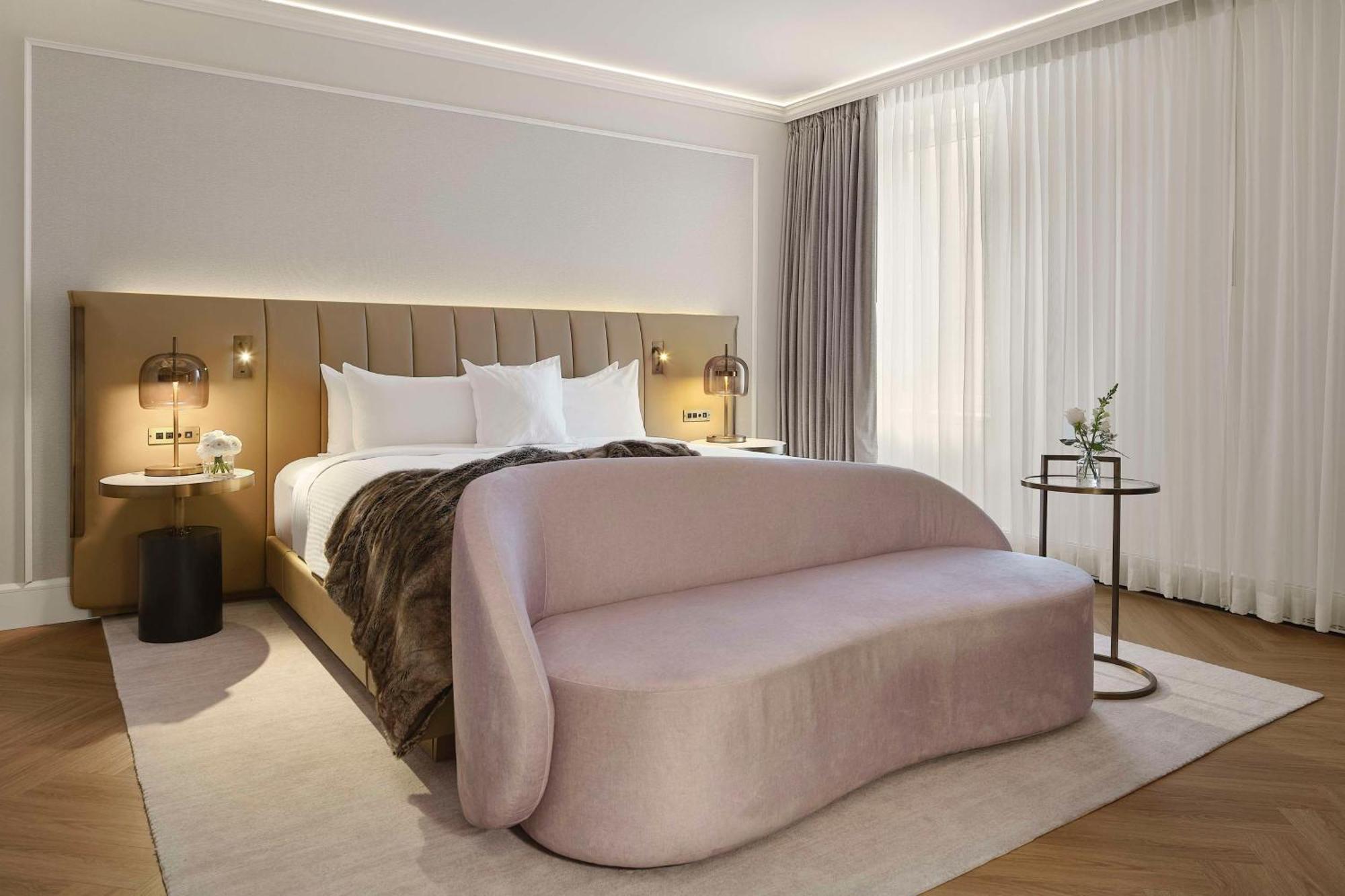 Vogue Hotel Montreal Downtown, Curio Collection By Hilton Dış mekan fotoğraf