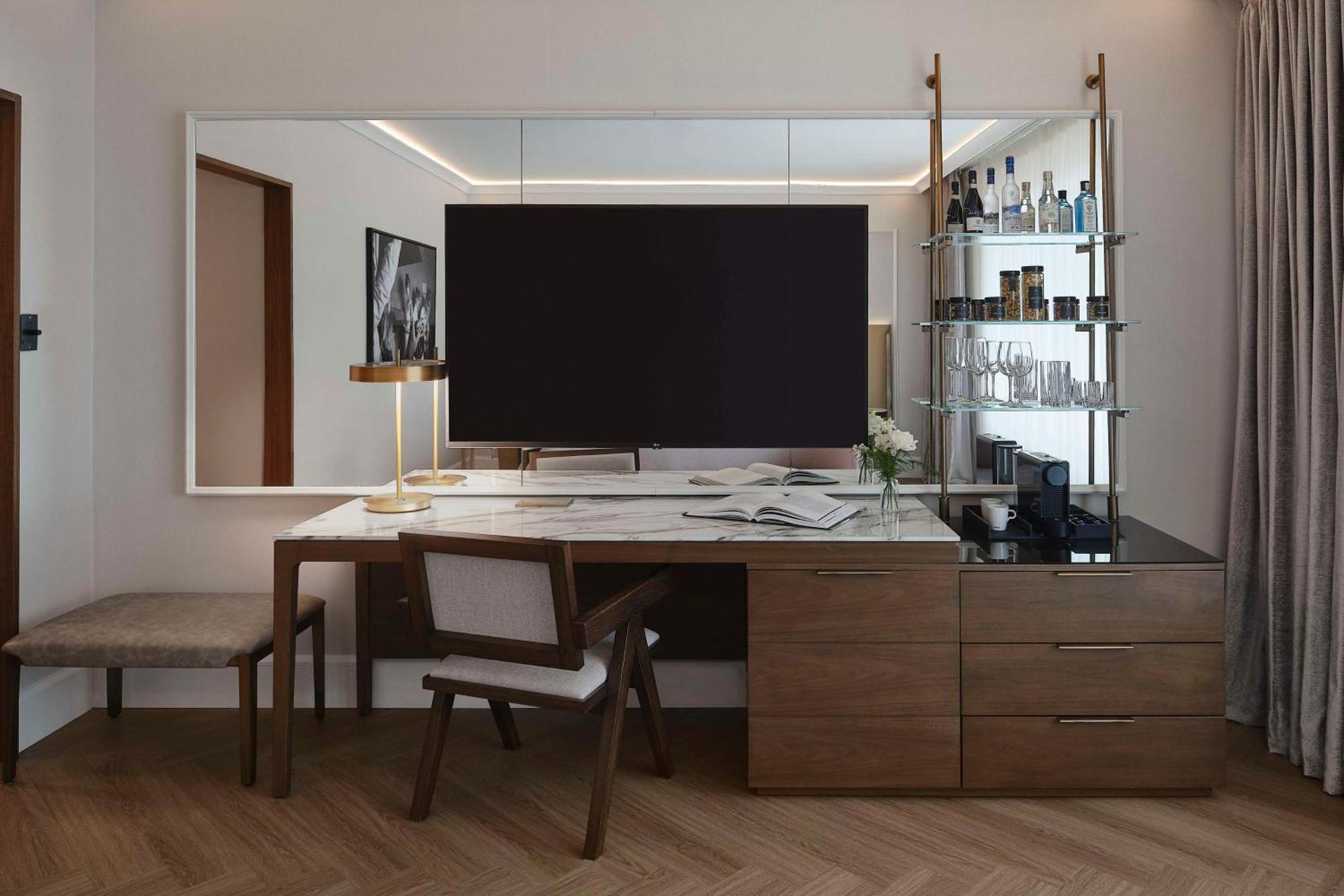 Vogue Hotel Montreal Downtown, Curio Collection By Hilton Dış mekan fotoğraf