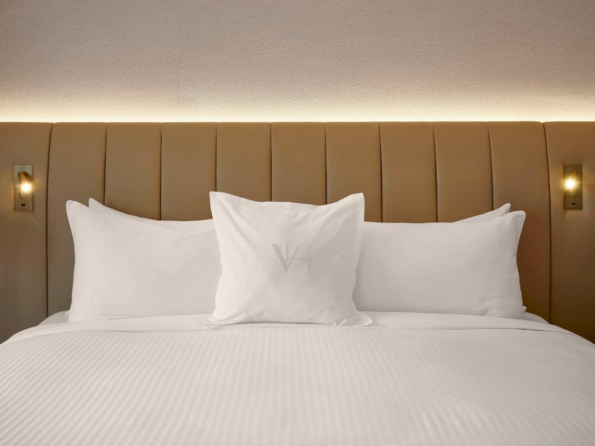 Vogue Hotel Montreal Downtown, Curio Collection By Hilton Dış mekan fotoğraf